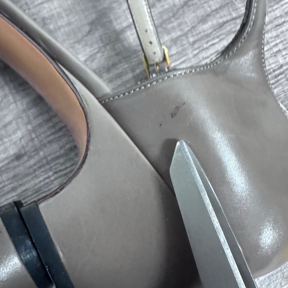 Ferragamo T-Strap Kitten Heels [S6331] - Picture 13 of 13